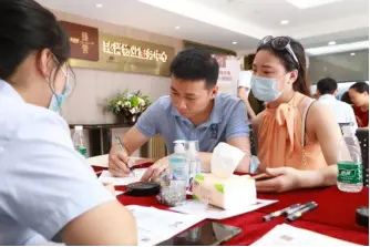 【富逸城•臻誉】臻装收楼圆满成功，金秋新品99m2三房惊艳全城 国庆黄金周期间，富逸城•臻誉第4幢